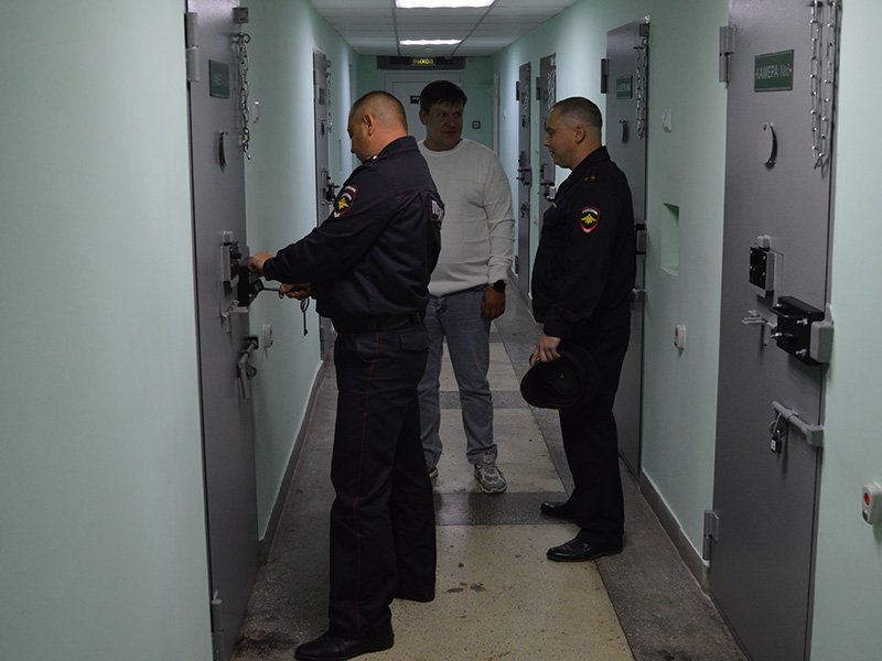 В Алексеевке представитель Общественного совета при ОМВД с проверкой посетил изолятор временного содержания