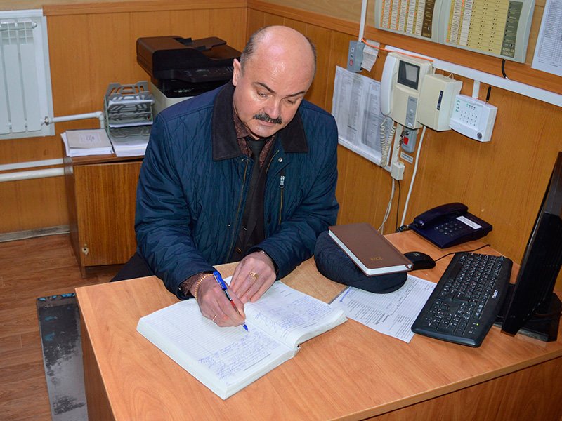 В Алексеевке заместитель председателя Общественного совета при ОМВД с проверкой посетил изолятор временного содержания
