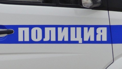 Сотрудниками полиции устанавливаются обстоятельства ДТП с участием четырех автомобилей в городе Алексеевке